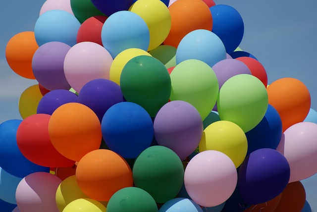 Techniques pour gonfler et dégonfler des ballons chiffres et lettres